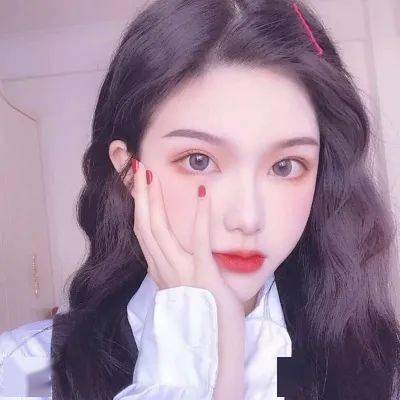 陆毅女儿的长腿太惊人，在上百人中一眼就能认出来